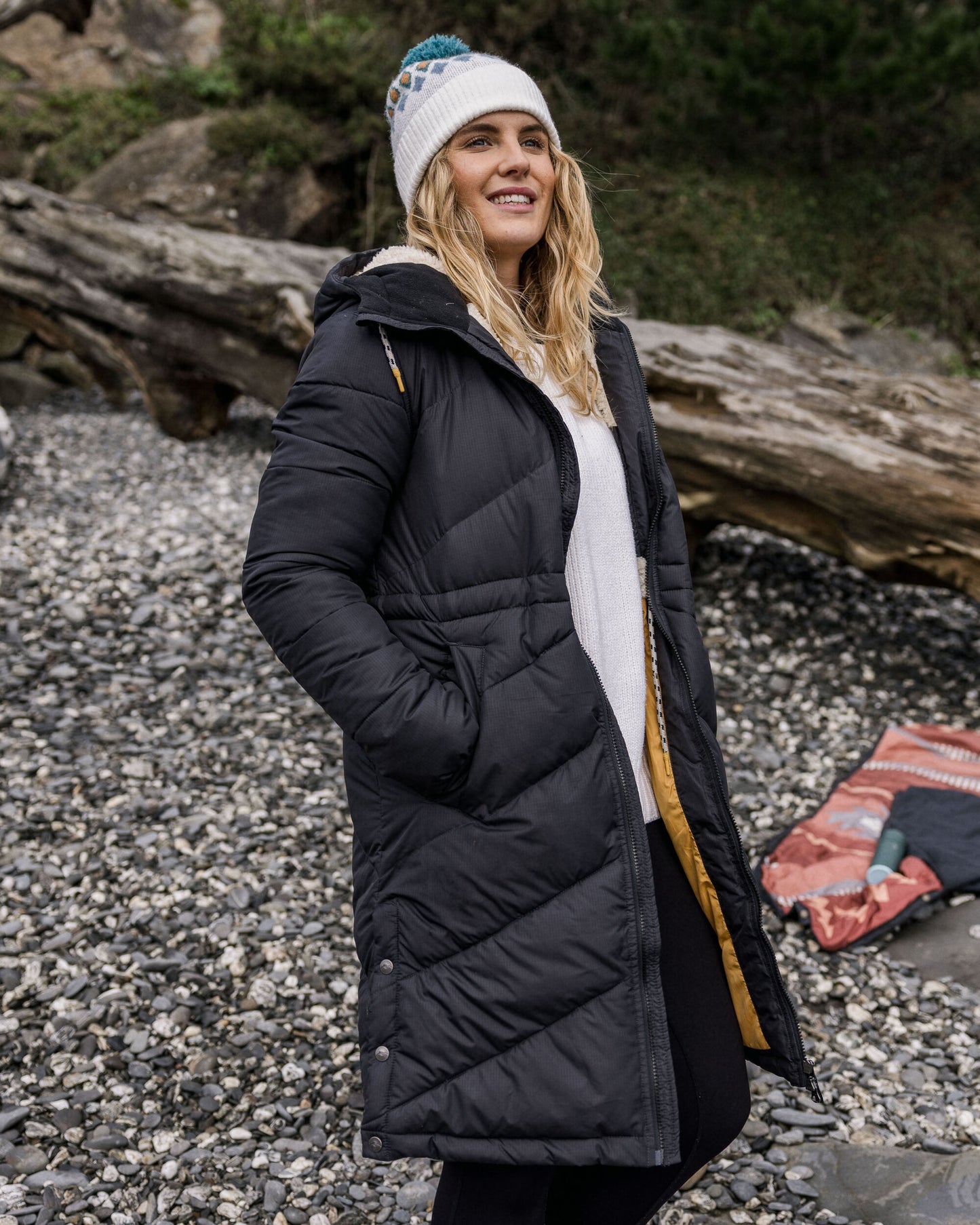 Kinsey 2.0 Recycled Jacket - Phantom Black - Lifestyle