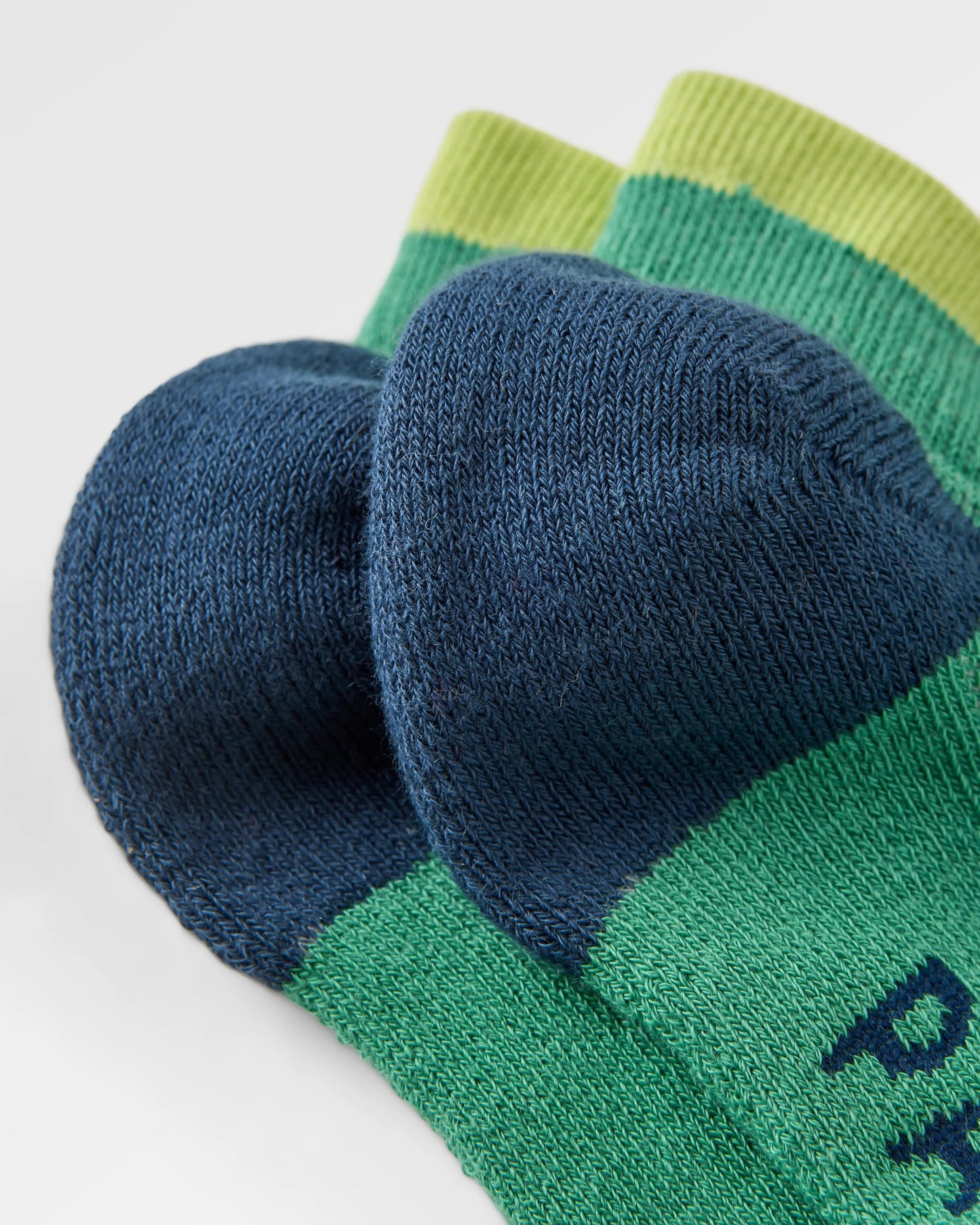 Classic Roamer Trainer Socks - Arctic - Flatlay