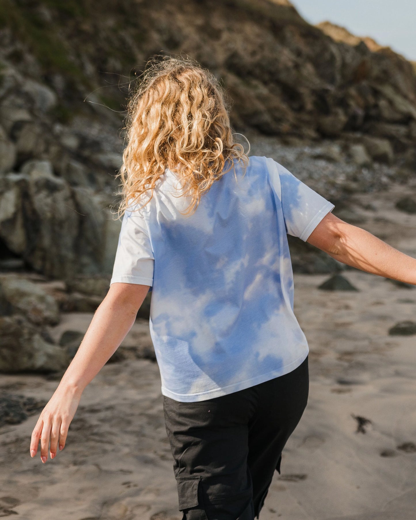 Discovery Organic Cotton T-Shirt - Tie Dye Cornflower - Lifestyle