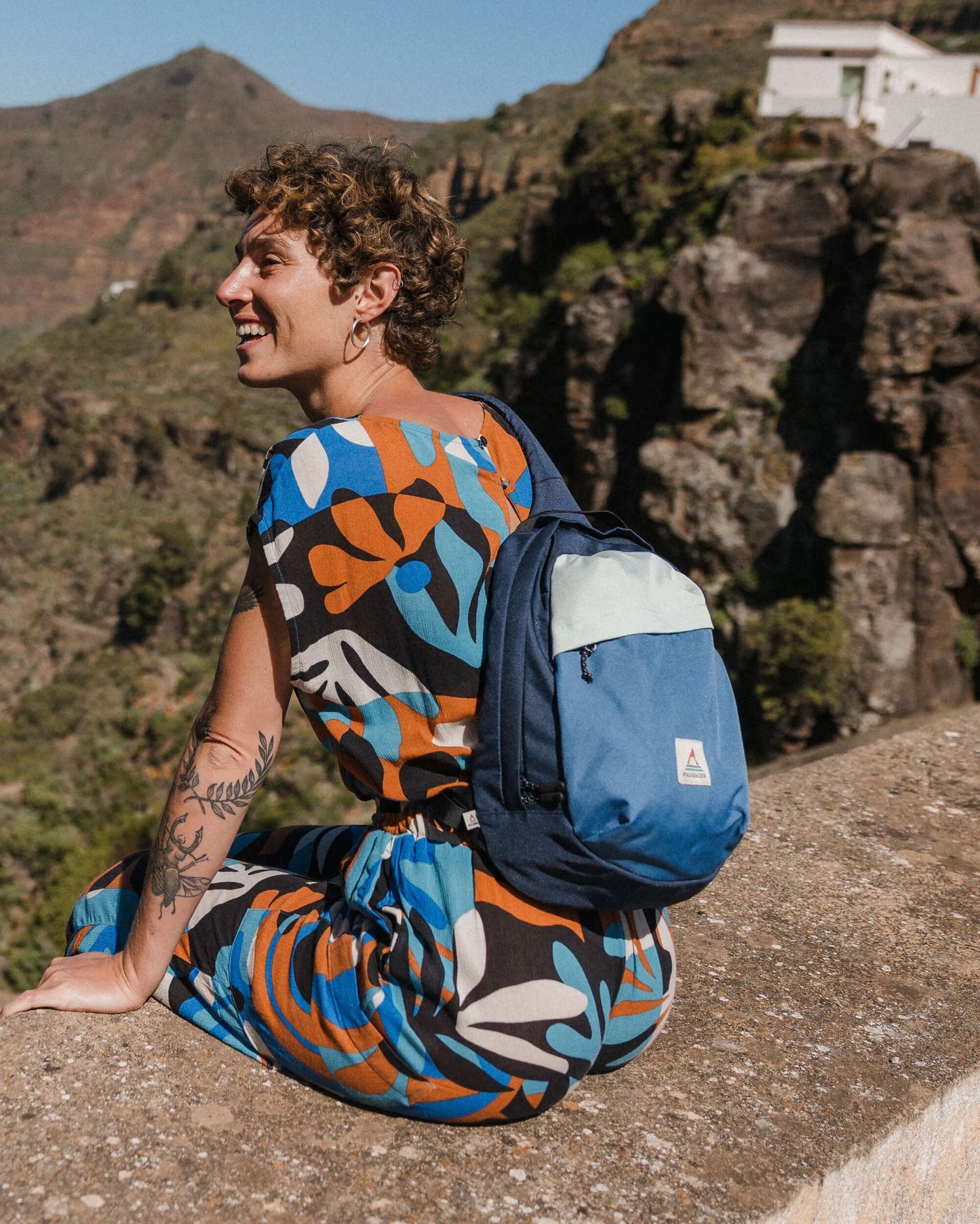 Womens_Boondocker Recycled Sling 8L - Rich Navy/Surf Spray/Moonlight Blue - Lifestyle