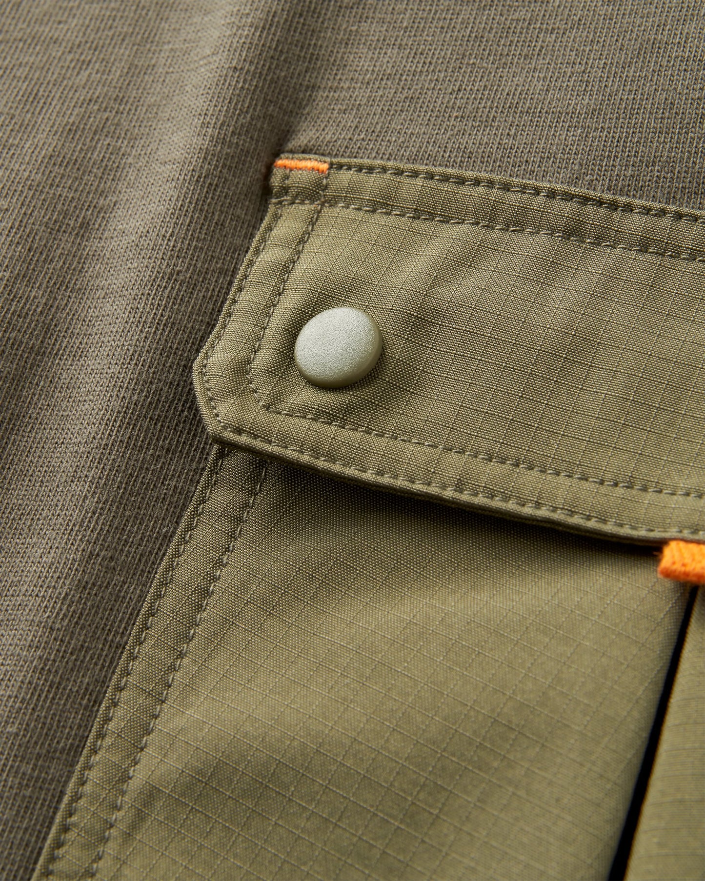 Travel Pocket Relaxed Fit T-Shirt - Dusty Olive