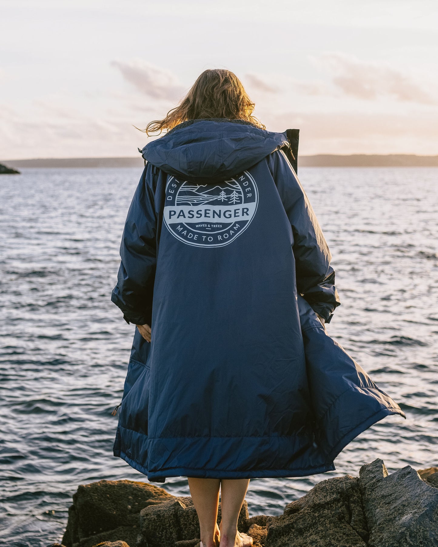 Womens_Waves Recycled Sherpa Lined Changing Robe - Rich Navy