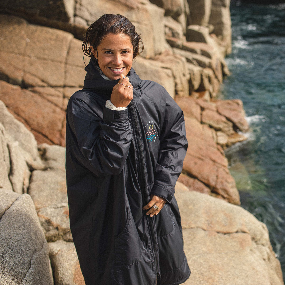 Escapism Recycled Sherpa Lined Changing Robe - Black - Lifestyle - Female