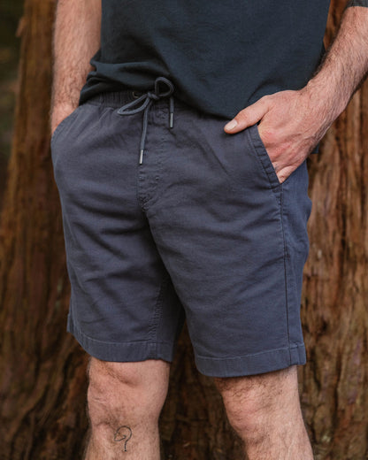Drifter Organic Cotton Short - Charcoal - Lifestyle