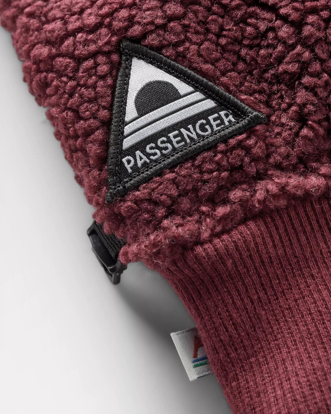 Snowfall 2.0 Recycled Sherpa Gloves - Wine - Flatlay