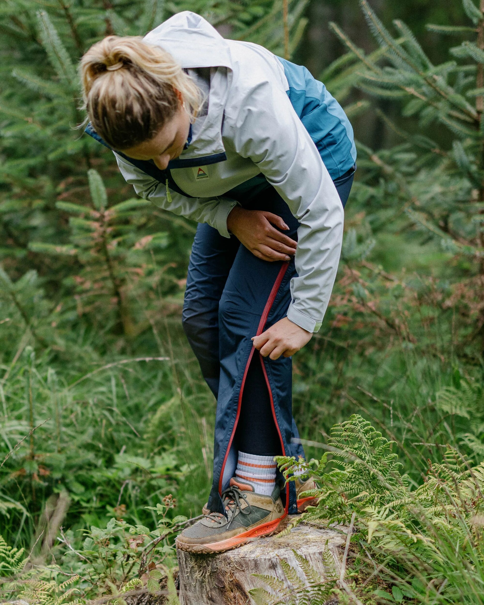 Cloudburst Recycled Waterproof Trouser - Deep Navy - Lifestyle