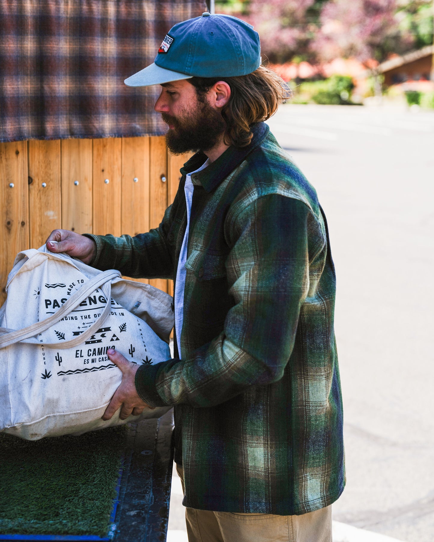 Barren Overshirt - Khaki - Lifestyle