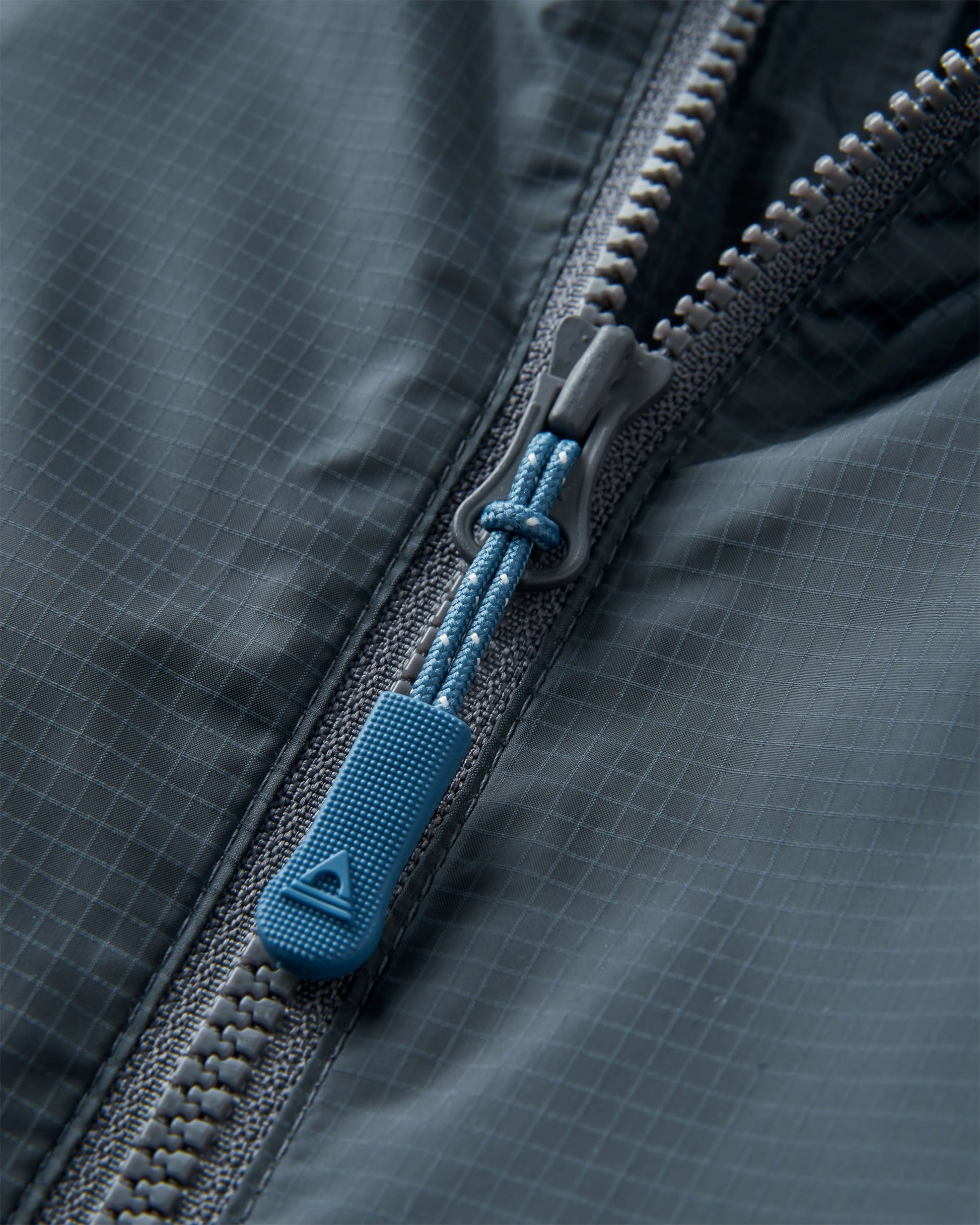 Gusto Recycled Windshell Anorak - Charcoal/Storm Grey - Flatlay