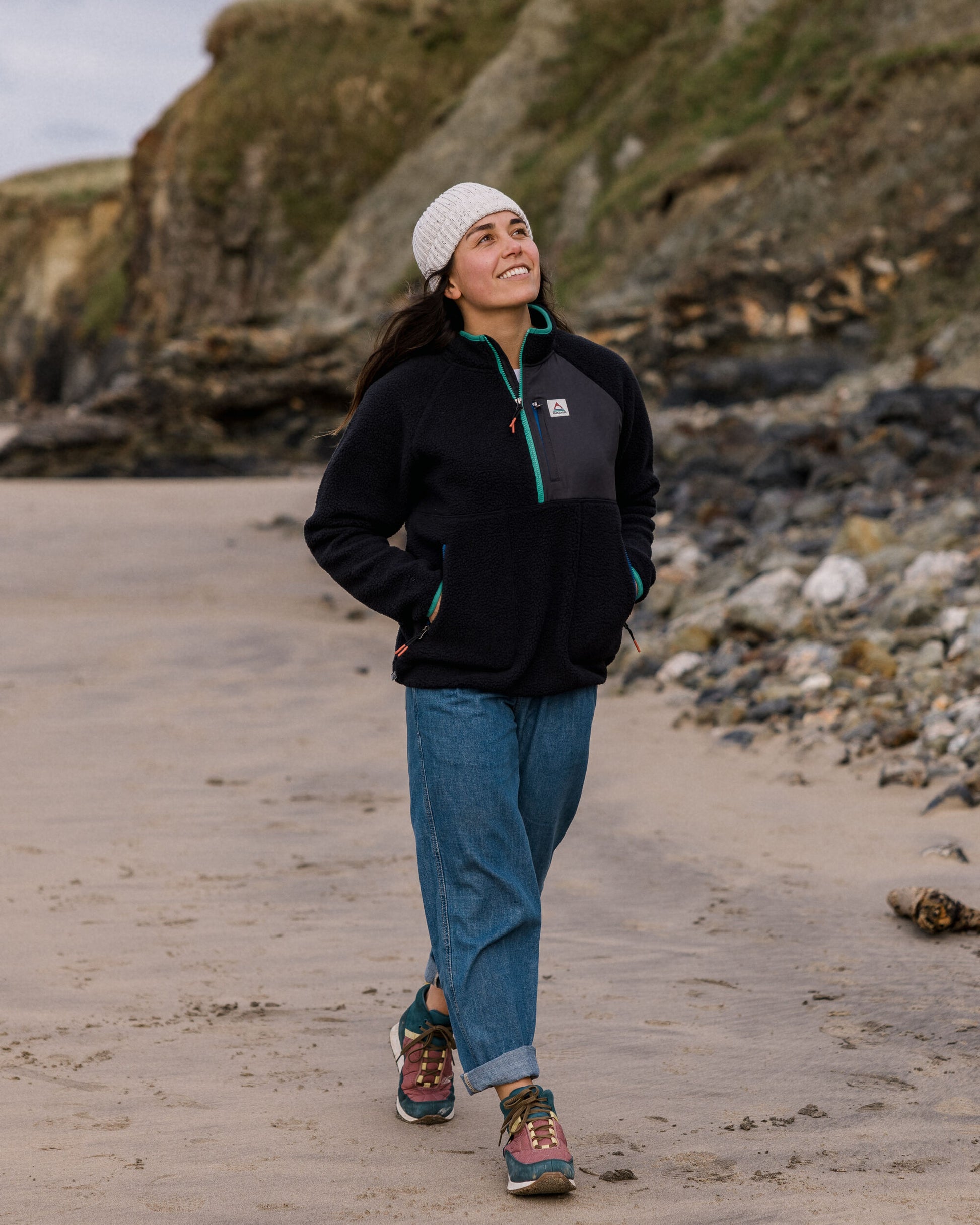 Home Recycled Sherpa Fleece - Black - Lifestyle