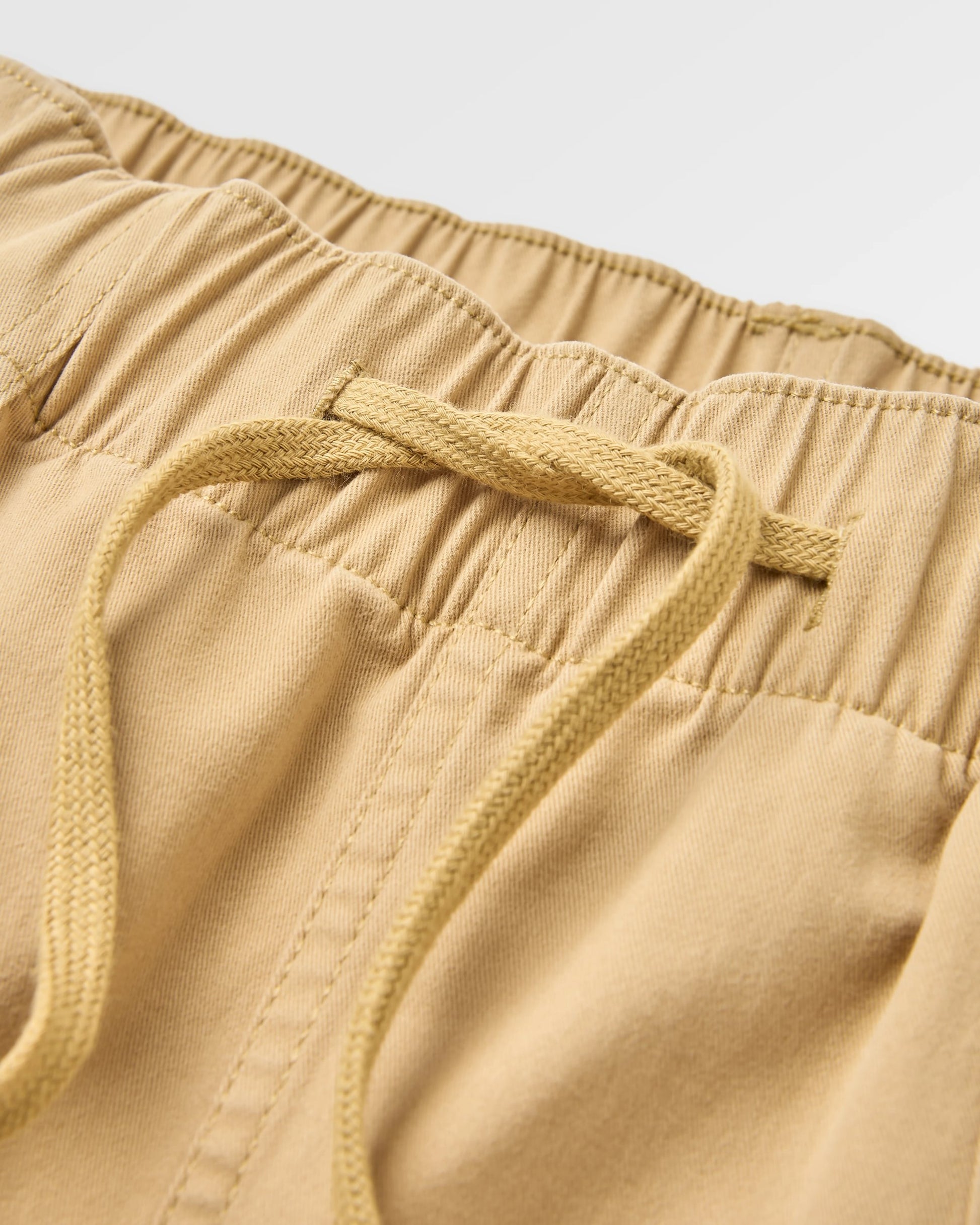 Carriso Organic Cotton Short - Biscuit - Flatlay
